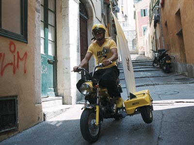 brice de nice avec sa mobe